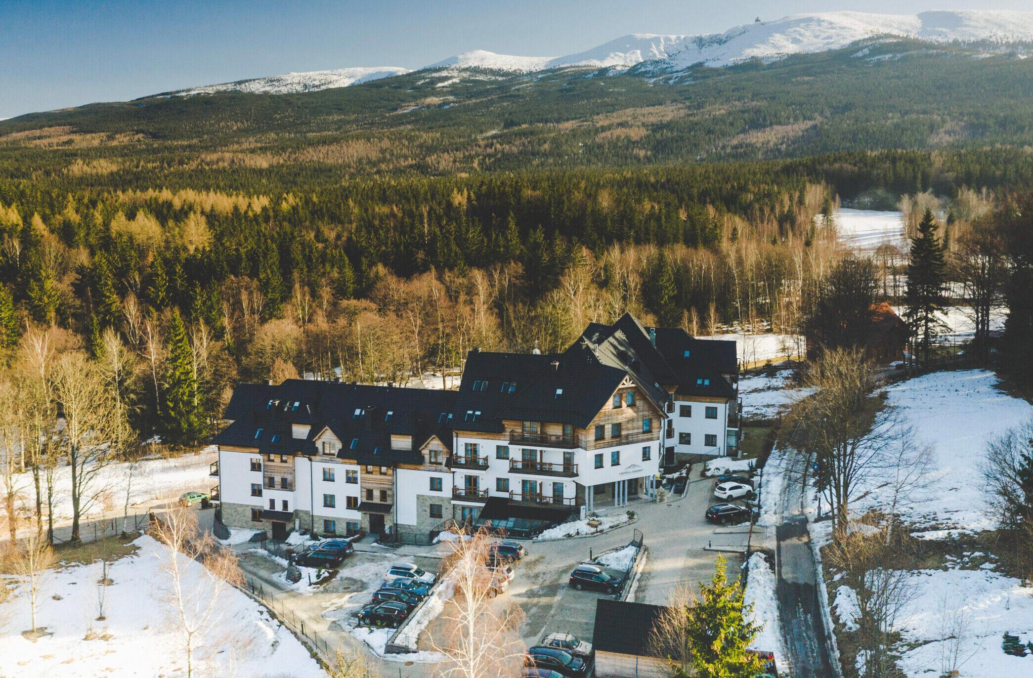 Cristal Resort, Szklarska Poręba - zdjęcie budynku z drona